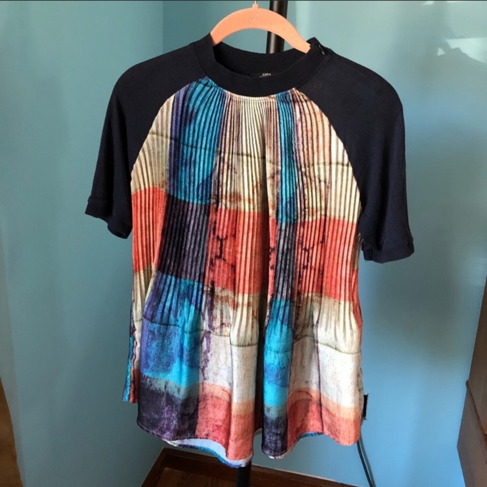 Gorgeous Zara pleated‎ top/ hidden zipper in sleeve
